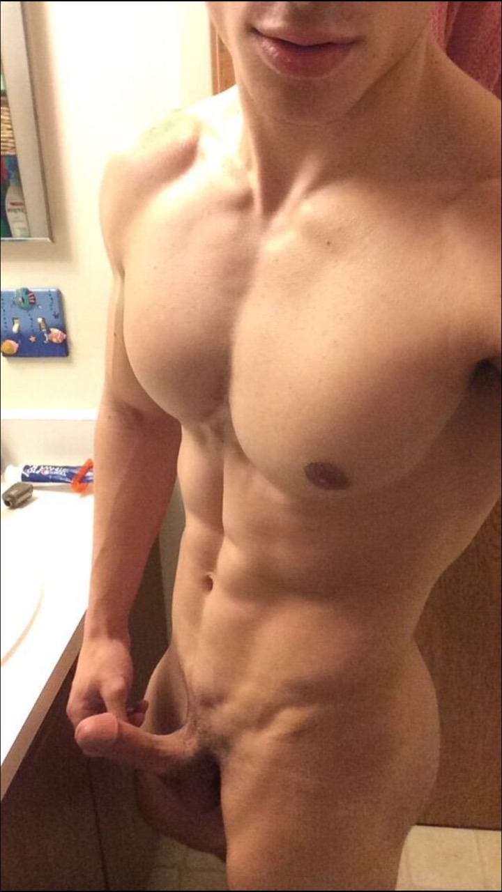 huge muscle cock selfie